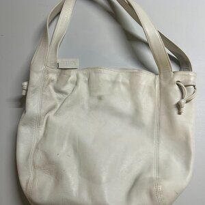 White pre-owned Coach shoulder bag tote.